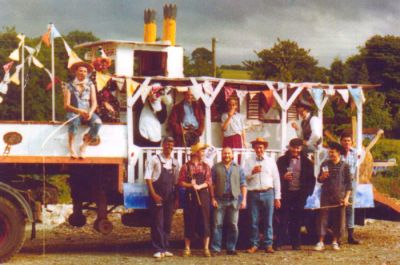 18_1_02_RF002_04
"Riverboat" - Overton Carnival 

From Roger Filbey
