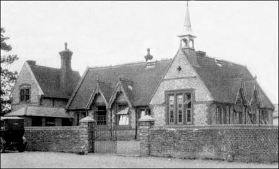 03_1CC040_0
Overton School 1868 - the year it opened 

From Jim Stickland
