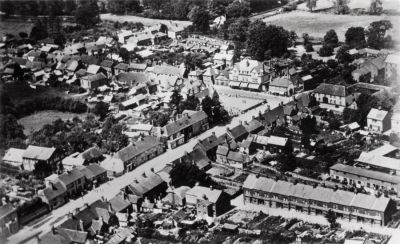 Click to view full size image
==============
03_1WS000_3
Winchester Street leading up to the junction with the High Street - July 1924
From Brian Burgess
03_1WS000_3
Winchester Street leading up to the junction with the High Street - July 1924
From Brian Burgess