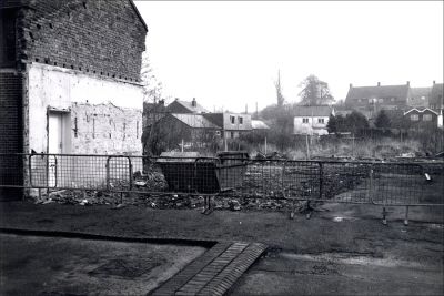 Click to view full size image
==============
03_1WS011_3
Awaiting the building of the new Co-op March 1987
From Brian Burgess
03_1WS011_3
Awaiting the building of the new Co-op March 1987
From Brian Burgess