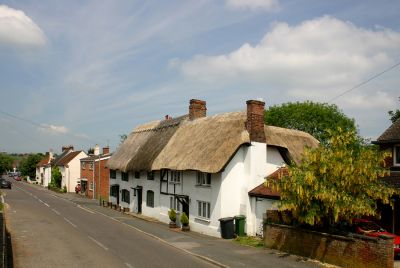 03_1WS019_2
Nice new thatch on the cottages on the corner of Sprents Lane - 2006 

By Tony Morris
