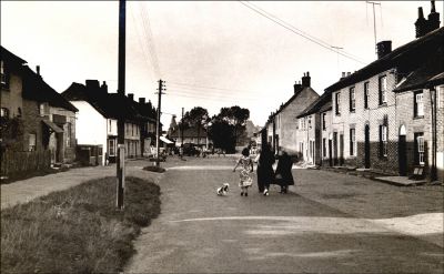 03_1WS030_2
1953 - no problems with dodging the traffic. On the left the Reading Room building is still standing 

From Peter Baker
