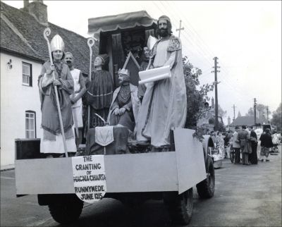 Click to view full size image
==============
03_1WS035
Festival of Britain celebrations in Winchester Street - 1951
From Valda Stevens
03_1WS035
Festival of Britain celebrations in Winchester Street - 1951
From Valda Stevens