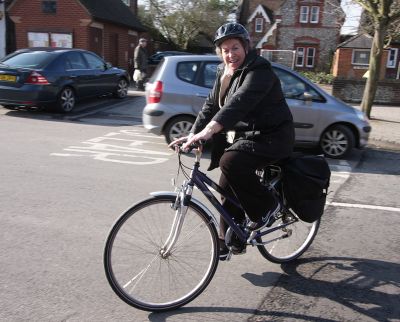 03_1WS039_1
Sheila Locke puts me to shame using her bike for shopping in the village. Well done Sheila. (I do now try to walk with a trolly instead of using the car). Photo February 2010 

By Tony Morris
