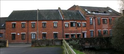 Click to view full size image
==============
04TM02_01
Town Mill January 2006. The River Test which flows through the mill can be seen in the bottom right hand corner of the picture.
By Tony Morris
04TM02_01
Town Mill January 2006. The River Test which flows through the mill can be seen in the bottom right hand corner of the picture.
By Tony Morris