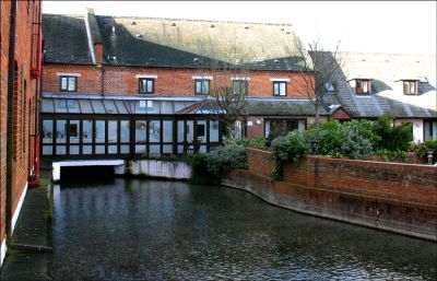 Click to view full size image
==============
04TM02_02
The back of the old mill after conversion - photo 2006
By Tony Morris
04TM02_02
The back of the old mill after conversion - photo 2006
By Tony Morris