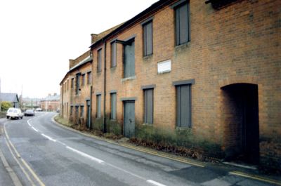 Click to view full size image
==============
04TM01_02_03
November 1986 - view of the derelict mill from Kingsclere Road looking north
By Brian Burgess
04TM01_02_03
November 1986 - view of the derelict mill from Kingsclere Road looking north
By Brian Burgess