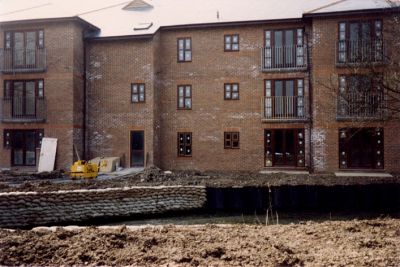 Click to view full size image
==============
04TM01_05_05
May 1988 - rear view of the new block of flats nearing completion
By Brian Burgess
04TM01_05_05
May 1988 - rear view of the new block of flats nearing completion
By Brian Burgess