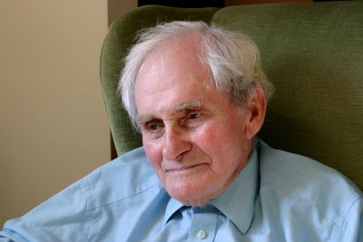04TM03_04_01
Colin Inman - October 2007. Colin was born in Tooting in 1927. Towards the end of a 30 year career in the Royal Navy Colin moved to Overton, with his wife Eva and son Ben, and lived in Ambledene, Winchester Street, opposite Pound Road. They lived for a short while in Hazelcombe and Colin moved to Town Mill after the tragic loss of his wife in 2003. 

By Tony Morris
