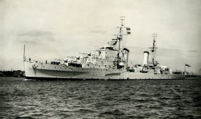 Click to view full size image
==============
04TM03_04_12
HMS Sirius - Colin's first ship
From Colin Inman
04TM03_04_12
HMS Sirius - Colin's first ship
From Colin Inman