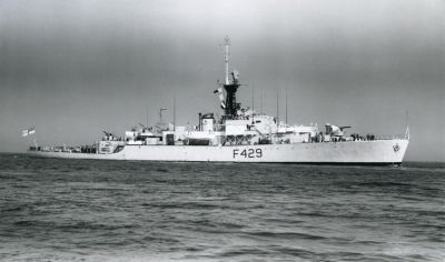 Click to view full size image
==============
04TM03_04_17
HMS Loch Fyne - 1960
From Colin Inman
04TM03_04_17
HMS Loch Fyne - 1960
From Colin Inman