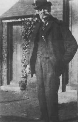 05_1CR002_1_0
This is Robert Purdue, great-great grandfather of Peter Readings. He lived in a cottage by the church - probably the one in the previous picture 

From Peter Readings

