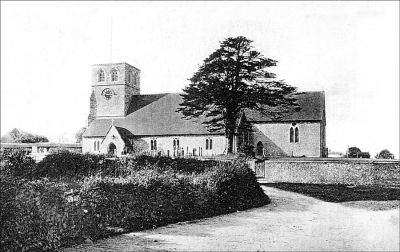 Click to view full size image
==============
05_1CR003_05_01
St Mary's in 1909 with its newly built tower but with its spire still to be added
From The Greyhound pub
05_1CR003_05_01
St Mary's in 1909 with its newly built tower but with its spire still to be added
From The Greyhound pub