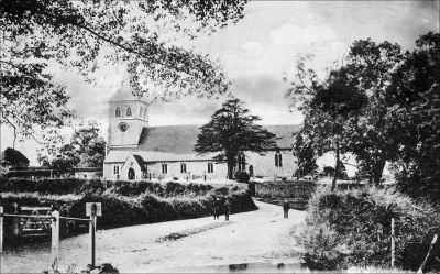 Click to view full size image
==============
05_1CR003_07
This 1917 photo shows the completed spire on St Mary's but with the ford still un-bridged in Kingsclere Road.
From Brian Burgess
05_1CR003_07
This 1917 photo shows the completed spire on St Mary's but with the ford still un-bridged in Kingsclere Road.
From Brian Burgess