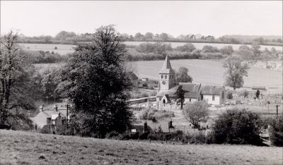 05_1CR003_10
A nice view of St Mary's from Overton Hill - 1938. The bell ringing records for New Year 1947 show it was welcomed by an eight-bell peal rung by an all lady band of ringers: Gwenda Bluie, Lucy Malphus, Cynthia Kemp, Rose Readings, Freda Fox, Ruth Holmes, Margaret Wadley and Esme Taylor 

Picture from Brian Burgess. Bell ringing info from Granfer's Book (Peter Readings)
