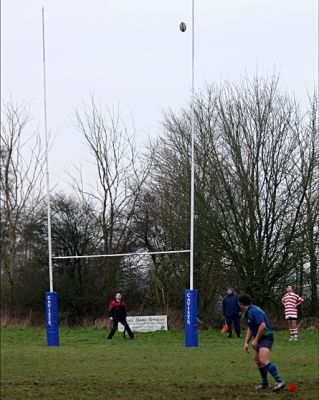 18_1_06_RF07_12_15_01
Overton v Kingsclere at Laverstoke Park on 15th Dec 2007. This was a league match in the Hampshire Division 3 League. Overton were so far unbeaten in the League for 2007/8 and they started well. 

By Tony Morris
