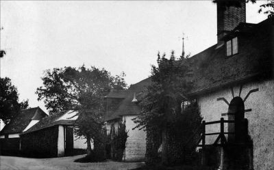 Click to view full size image
==============
07_2BD002_1
The entrance to Berrydown Court - 1907
From Brian Burgess
07_2BD002_1
The entrance to Berrydown Court - 1907
From Brian Burgess