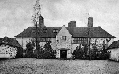 Click to view full size image
==============
07_2BD002_3
Berrydown Court front view 1910
From Brian Burgess
07_2BD002_3
Berrydown Court front view 1910
From Brian Burgess