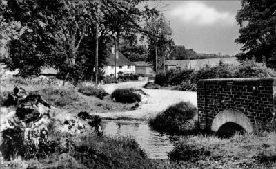 08_2QH003_2
Quidhampton, where Flashetts joins Station Road 

From Brian Burgess
