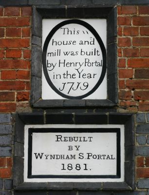 09PO008
These two plaques appear on the wall of a building in the main entrance yard at Laverstoke Mill. - Photographed 2006 

By Tony Morris
