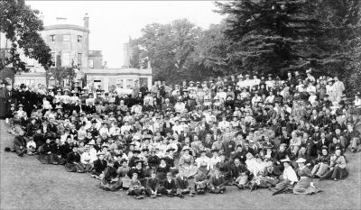 09PO009_1
This excellent photograph shows Laverstoke Mill's Directors and employees celebrating Queen Victoria's Diamond Jubilee with a fete at Malshanger on 14th August 1897 

From Ted Sheldon
