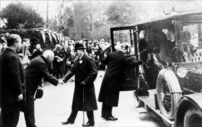 09PO019_2
King George V and Queen Mary made an official visit to Laverstoke Mill in 1923 

From Brian Burgess
