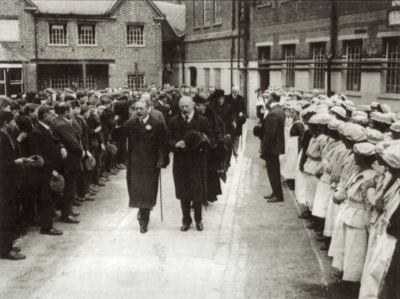 09PO020_1
All the workers turned out to greet the King and Queen, shown here in the main yard of the Mill 

From English Heritage
