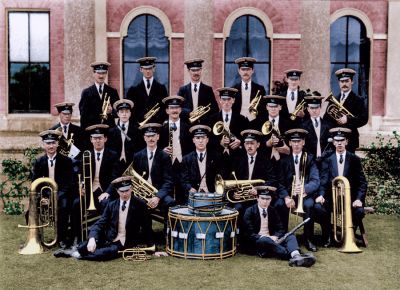 09PO031
Laverstoke Mill Band outside Laverstoke House. This black and white photograph was coloured in by Graham Hayward using computer software and a lot of patience. (For pictures of Laverstoke House please see the Laverstoke gallery) 

From Gerry and Irene Tungate
