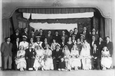 09PO031_03
Portals amateur dramatics 1930 "The Right Bird" at Enham Alamein 

From Viv & Tony Brown
