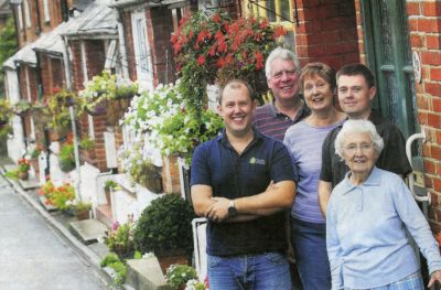 10_4BA005
Some of the residents of Battens Avenue 

From The Basingstoke Gazette
