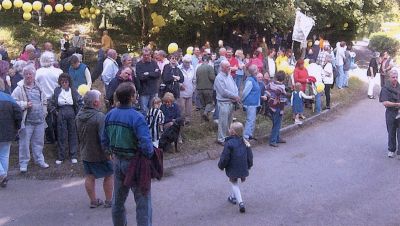 Click to view full size image
==============
13_2TL002_02
There was a good natured gathering at The Lynch
From Ian Crombie
13_2TL002_02
There was a good natured gathering at The Lynch
From Ian Crombie