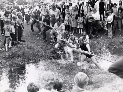 18_4SH_10_08
Jack must have been a good man to have in your tug-o-war team yet here he is about to get wet (light coloured T-shirt and shorts on the far bank) 

From Brian Burgess
