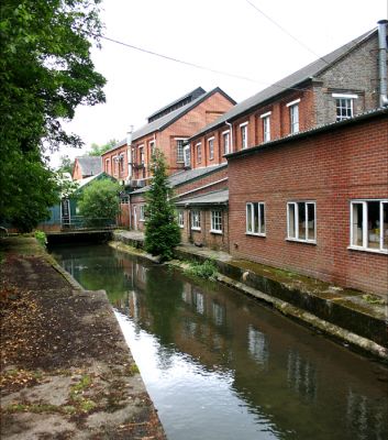 Click to view full size image
==============
12TT041_2
Laverstoke Mill race - 2006
By Tony Morris
12TT041_2
Laverstoke Mill race - 2006
By Tony Morris