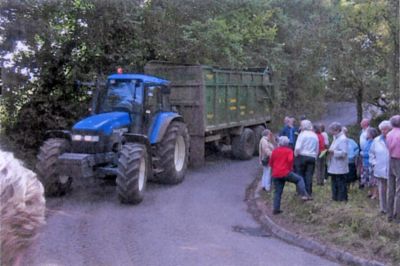 13_2TL002_06
Local traffic seemed unusually heavy but failed to upset proceedings. A good time was had by all. 

From Ian Crombie
