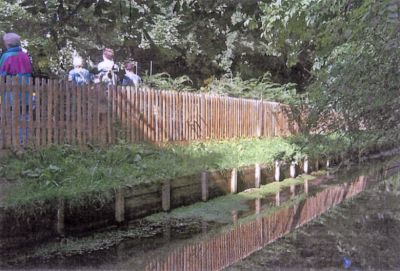 Click to view full size image
==============
13_2TL002_07
When they have their backs to the wall Overtonions know how to fight back.
From Ian Crombie
13_2TL002_07
When they have their backs to the wall Overtonions know how to fight back.
From Ian Crombie