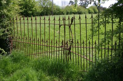 13_4ST005
An old field gate at Southington - unusual but not unique as there is a very similar pair to the rectory garden in Overton - photo 2005 

By Tony Morris
