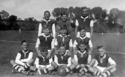14_2OR04_1
Overton Boys FC at Town Meadow in 1949. Back row LtoR: Tony Washbourne; Raymond Stubbington; Geoffrey Kemp. Middle: Colin Dennison; Eric Smith; Roy Lambden. Front: Brian Turnbull; Leonard Oliver; Max Brown; Alan Blew; Alfred Benham 

From John McCann
