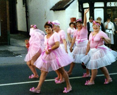 Click to view full size image
==============
15_1OC003_01_05
Parading down the High Street
From Glennys Birch
15_1OC003_01_05
Parading down the High Street
From Glennys Birch