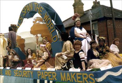 15_1OC004_02
c.1970 - Portals "Rag House" float 

From Glennys Birch

