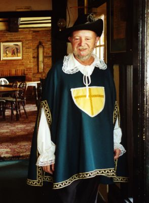 Click to view full size image
==============
15_2SF001_07
Bob Bush, landlord of the White Hart Hotel
By John Thomas
15_2SF001_07
Bob Bush, landlord of the White Hart Hotel
By John Thomas