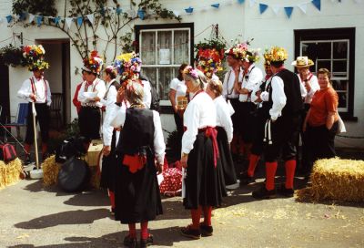 Click to view full size image
==============
15_2SF001_09_1
Traditional dancers .....
By John Thomas
15_2SF001_09_1
Traditional dancers .....
By John Thomas