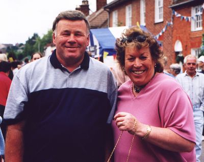 Click to view full size image
==============
15_2SF001_39
Sheila & Ken Locke
By Janice Stott
15_2SF001_39
Sheila & Ken Locke
By Janice Stott
