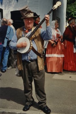 Click to view full size image
==============
15_2SF002_04_02
Entertainer - 2
By Pauline Williams
15_2SF002_04_02
Entertainer - 2
By Pauline Williams