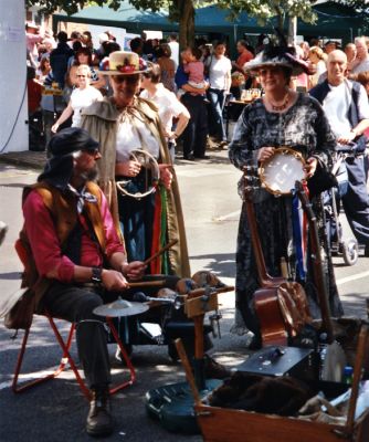 Click to view full size image
==============
15_2SF002_04_03
Entertainers - 3
By Pauline Williams
15_2SF002_04_03
Entertainers - 3
By Pauline Williams