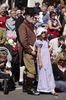 Click to view full size image
==============
15_2SF003_1_02_05
Nice costumes
By Tony Morris
15_2SF003_1_02_05
Nice costumes
By Tony Morris