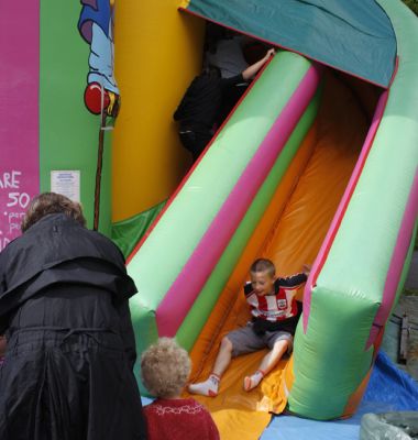 Click to view full size image
==============
15_2SF003_1_03_02
Great fun
By Tony Morris
15_2SF003_1_03_02
Great fun
By Tony Morris